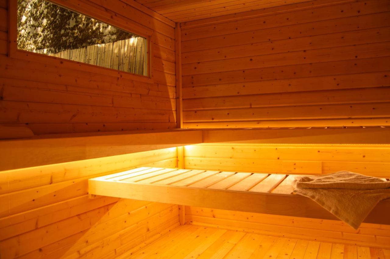 Wellness Mitten In Der Wasserfallstadt Triberg Триберг Экстерьер фото